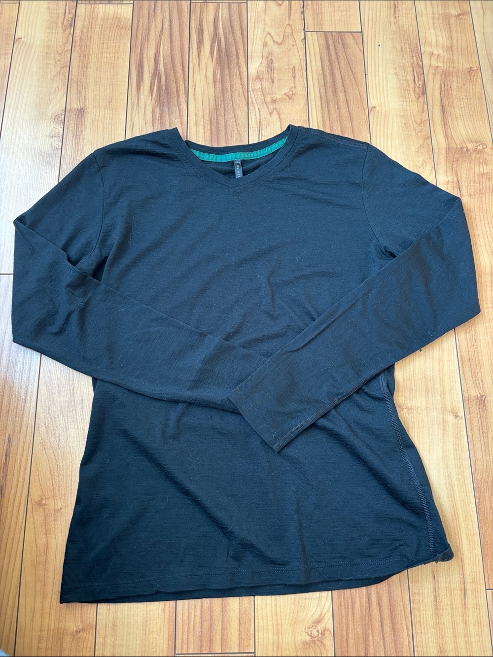 100% Merino Wool Women’s Black V-Neck Long Sleeve Tee - Everyday Essential